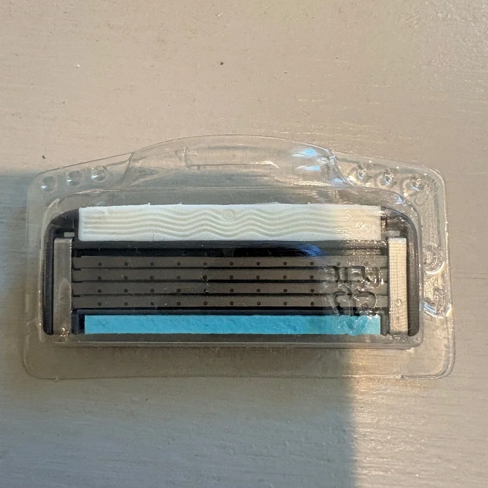 Dollar Shave Club Razor Refill Mens 4-Blade Blue Club Series NEW Grooming Care